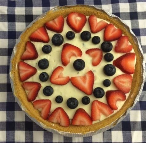 Born on the Fourth of Jul-pie: A patriotic, no-bake cream cheese treat